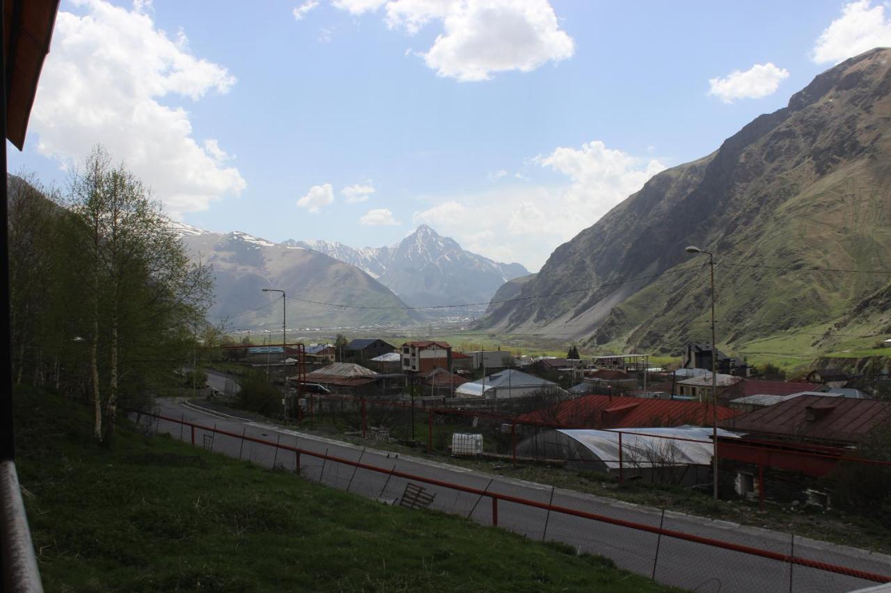 Hotel Golden Star Kazbegi Exterior foto