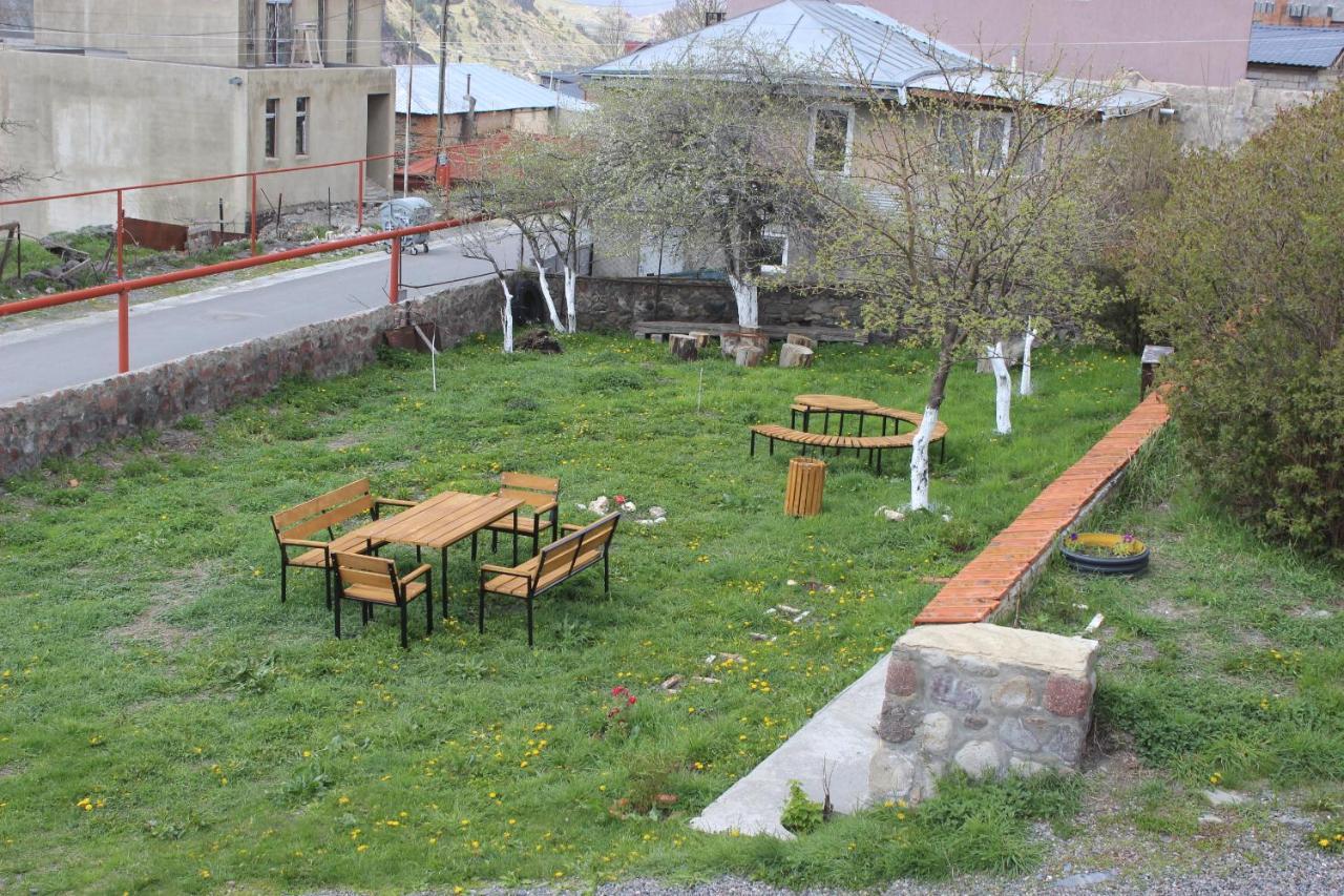 Hotel Golden Star Kazbegi Exterior foto