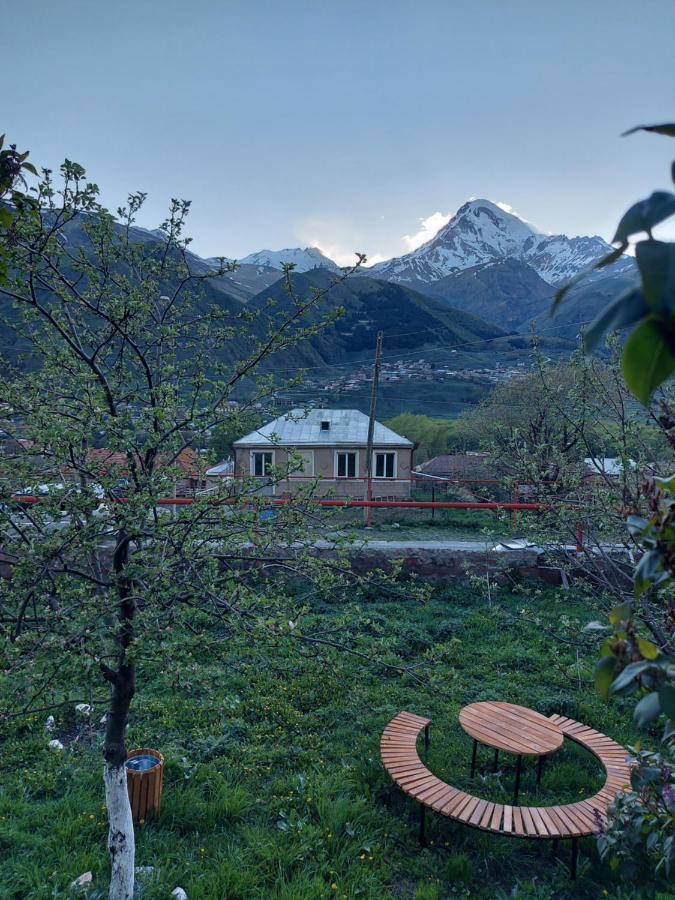 Hotel Golden Star Kazbegi Exterior foto