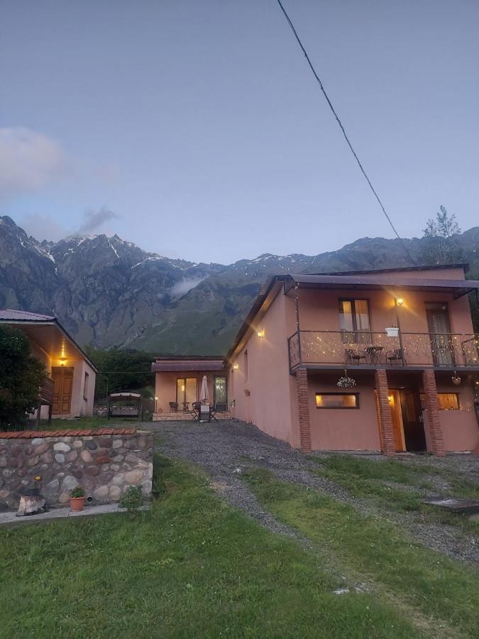 Hotel Golden Star Kazbegi Exterior foto