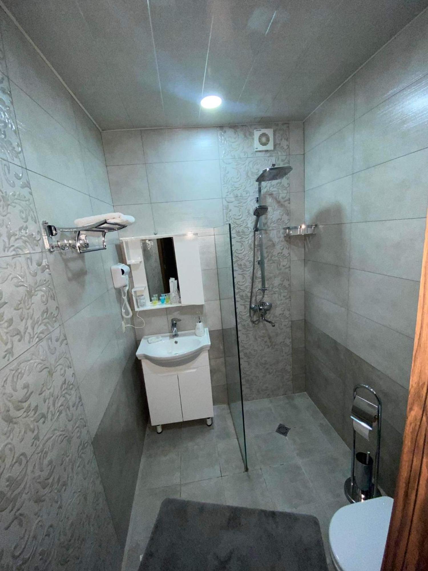 Hotel Golden Star Kazbegi Habitación foto