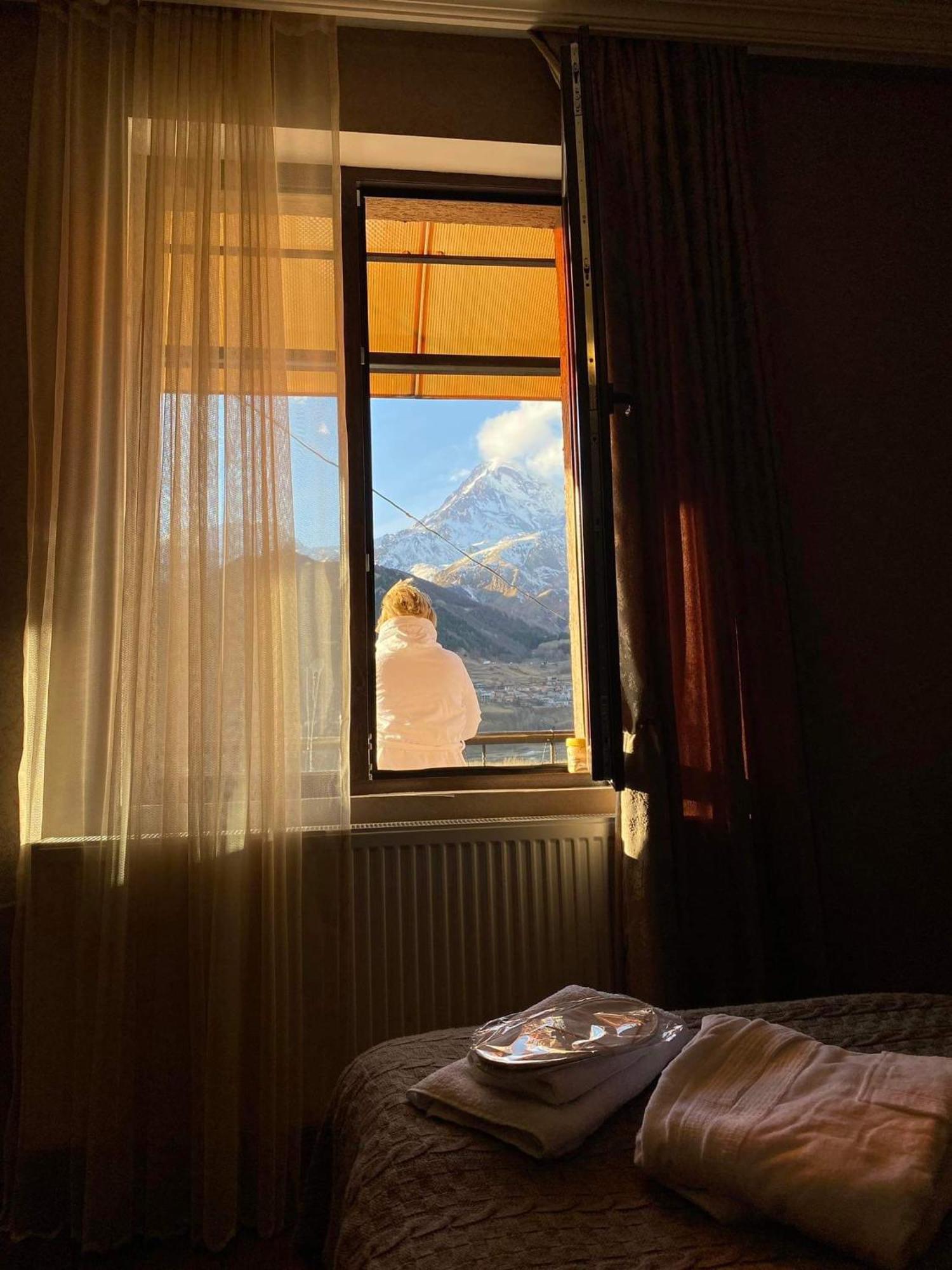 Hotel Golden Star Kazbegi Habitación foto