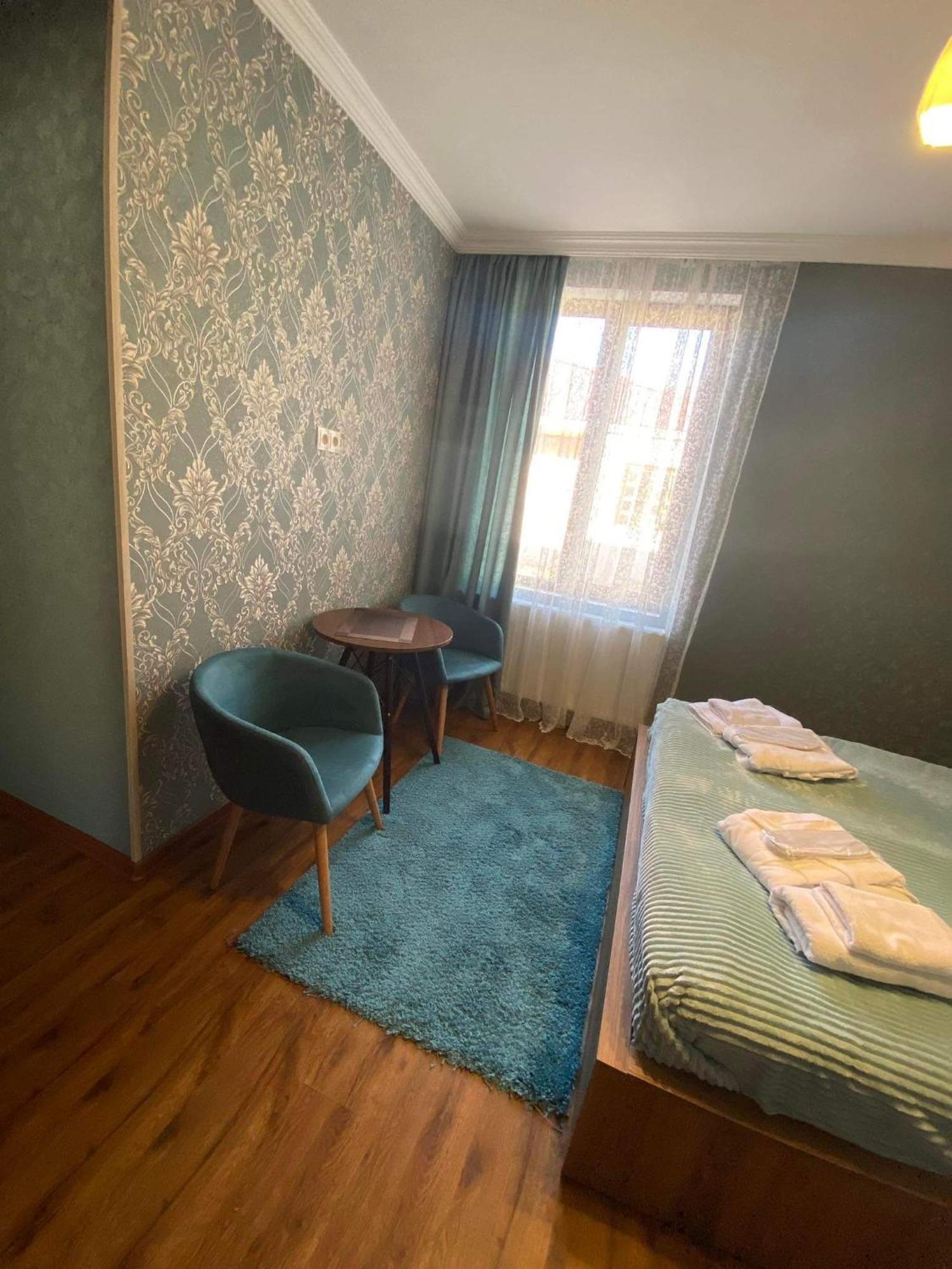 Hotel Golden Star Kazbegi Habitación foto