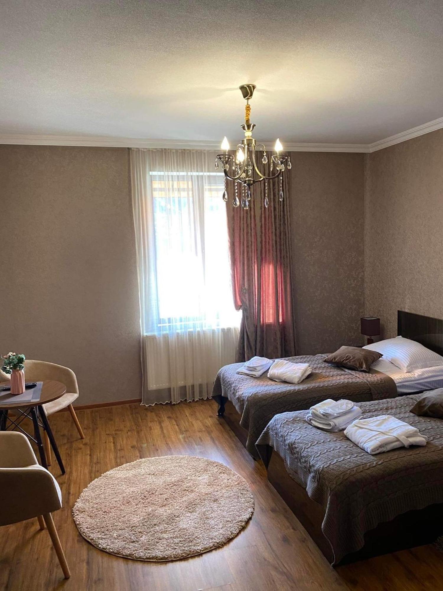 Hotel Golden Star Kazbegi Habitación foto